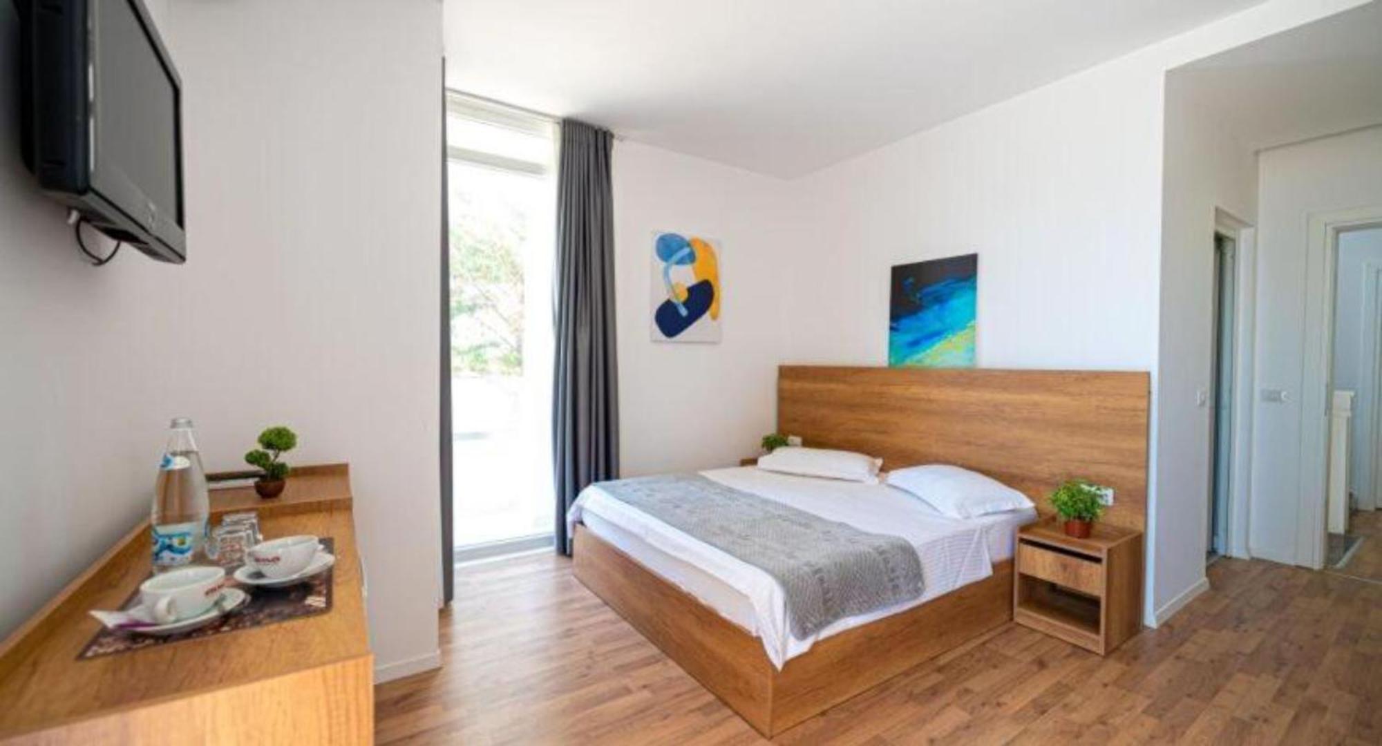 Hotel Besani Durres Bagian luar foto