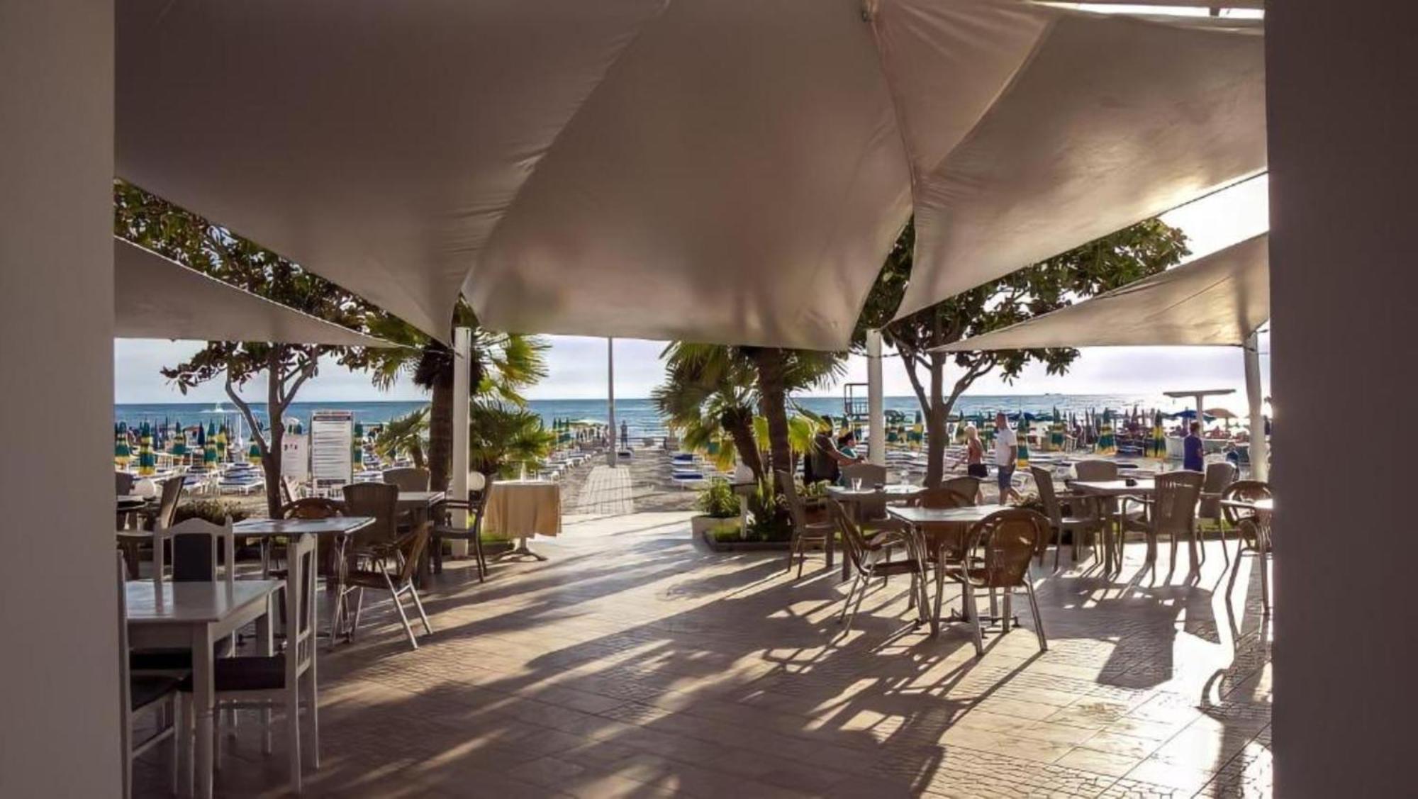 Hotel Besani Durres Bagian luar foto