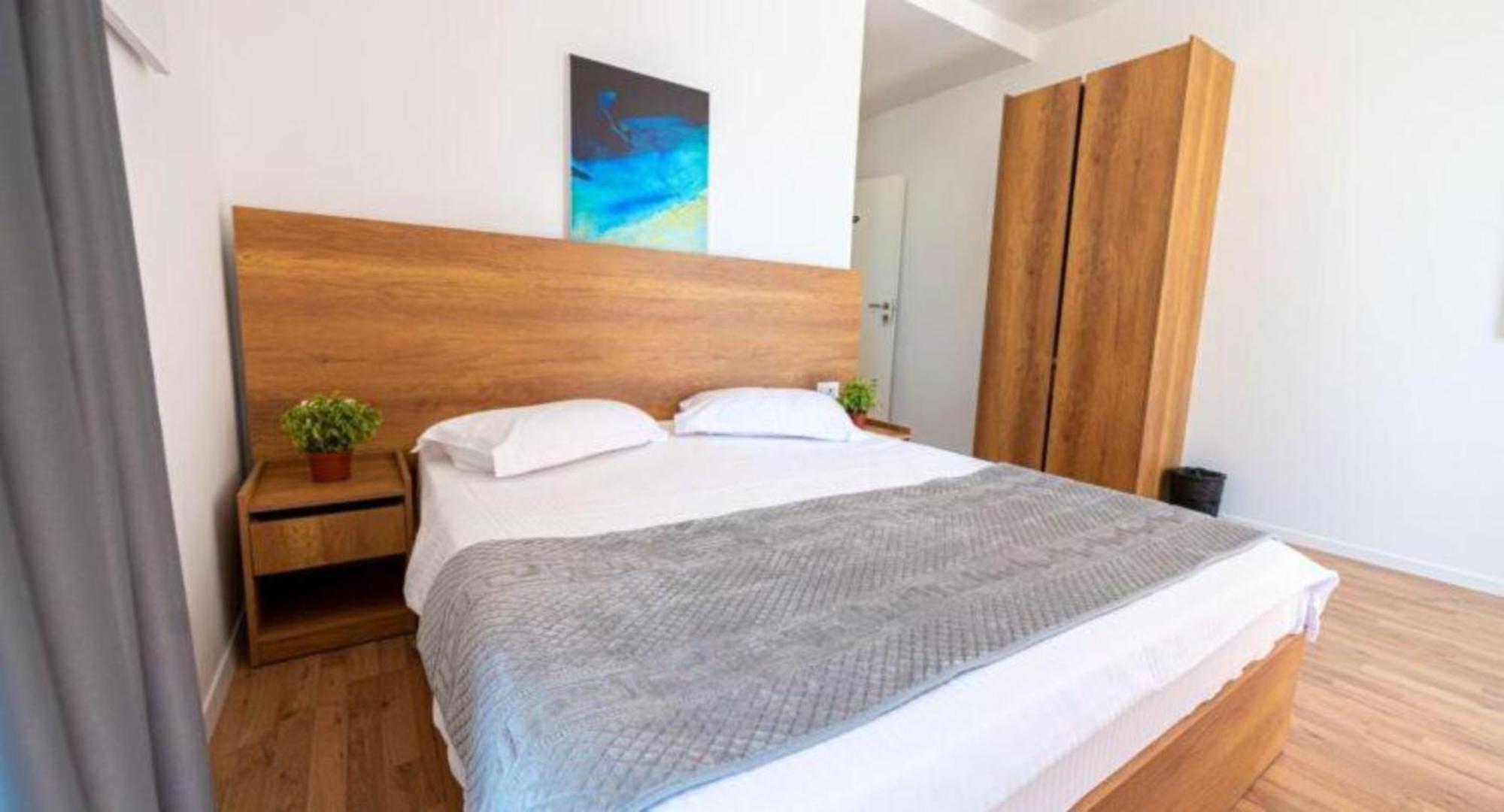 Hotel Besani Durres Bagian luar foto